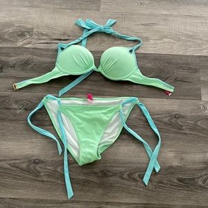 Victoria’s Secret bikini set